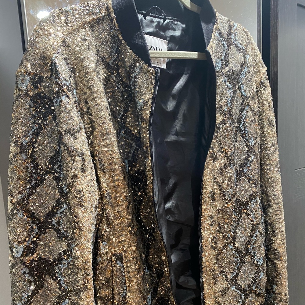 Zara pallet python snake print